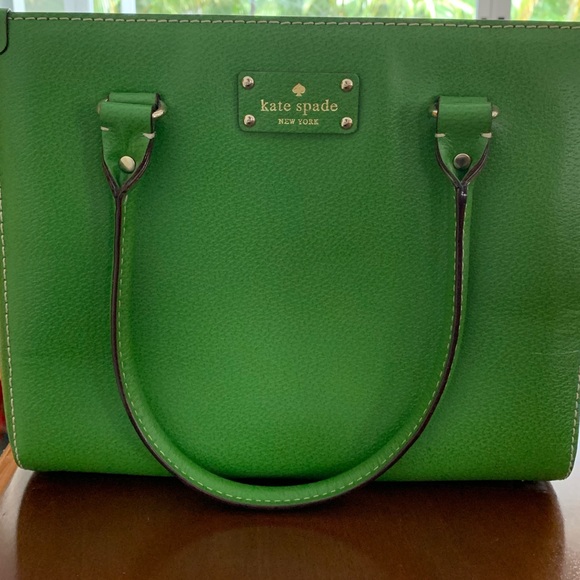 kate spade Handbags - Beautiful Green Kate Spade tote 🍀
